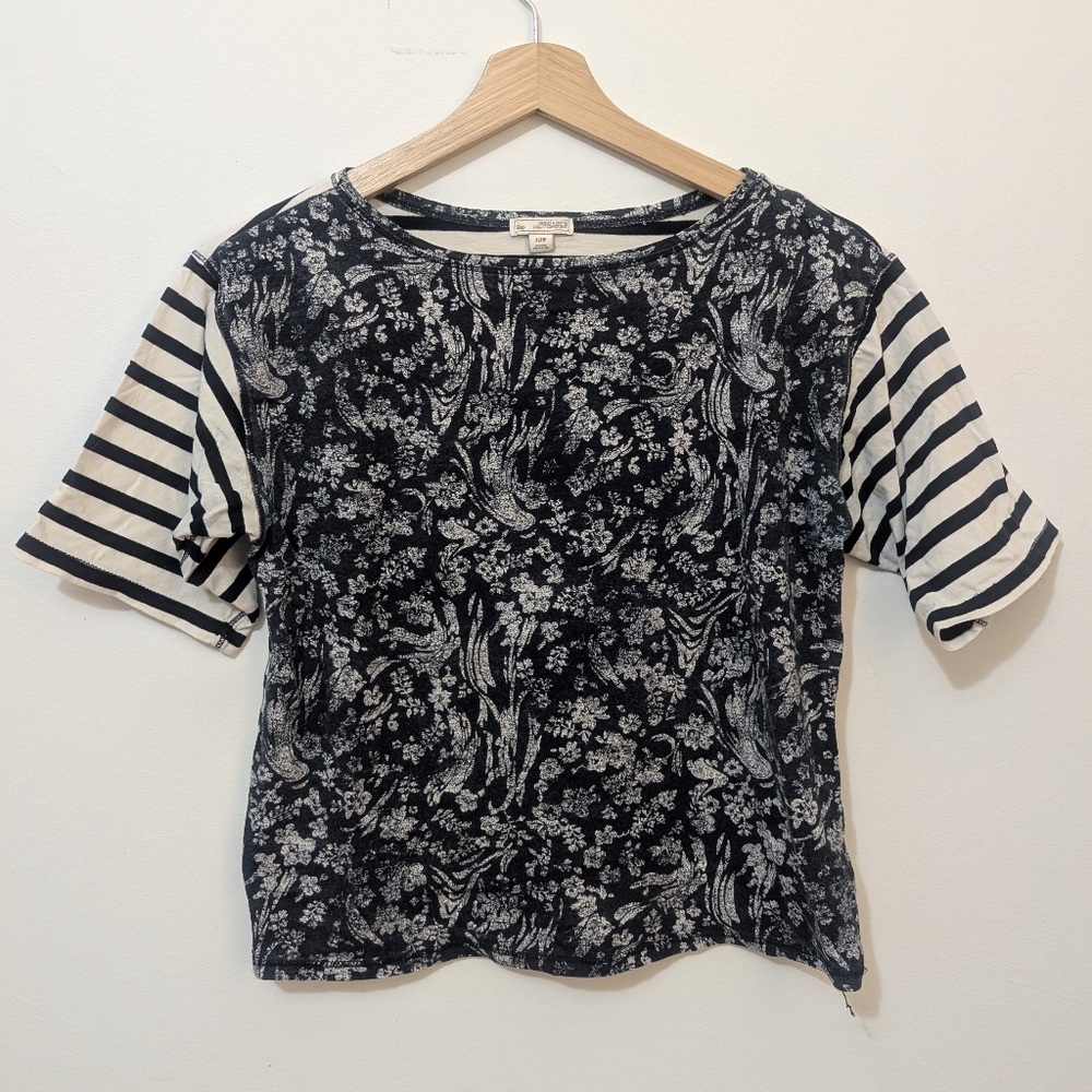 GAP Designed & Crafted - Black & White Floral Striped Short Sleeve Top (XS)